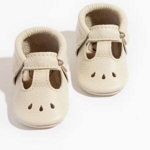 Freshly Picked Mary Jane Hard Sole Size 7 Birch